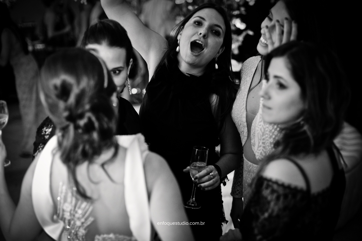 Fotos de casamento de Letícia e Fred - Making of Leonardo Foresti com cerimonia na Capela do Terras e Recepção no Salão Beira Rio - Piracicaba - SP