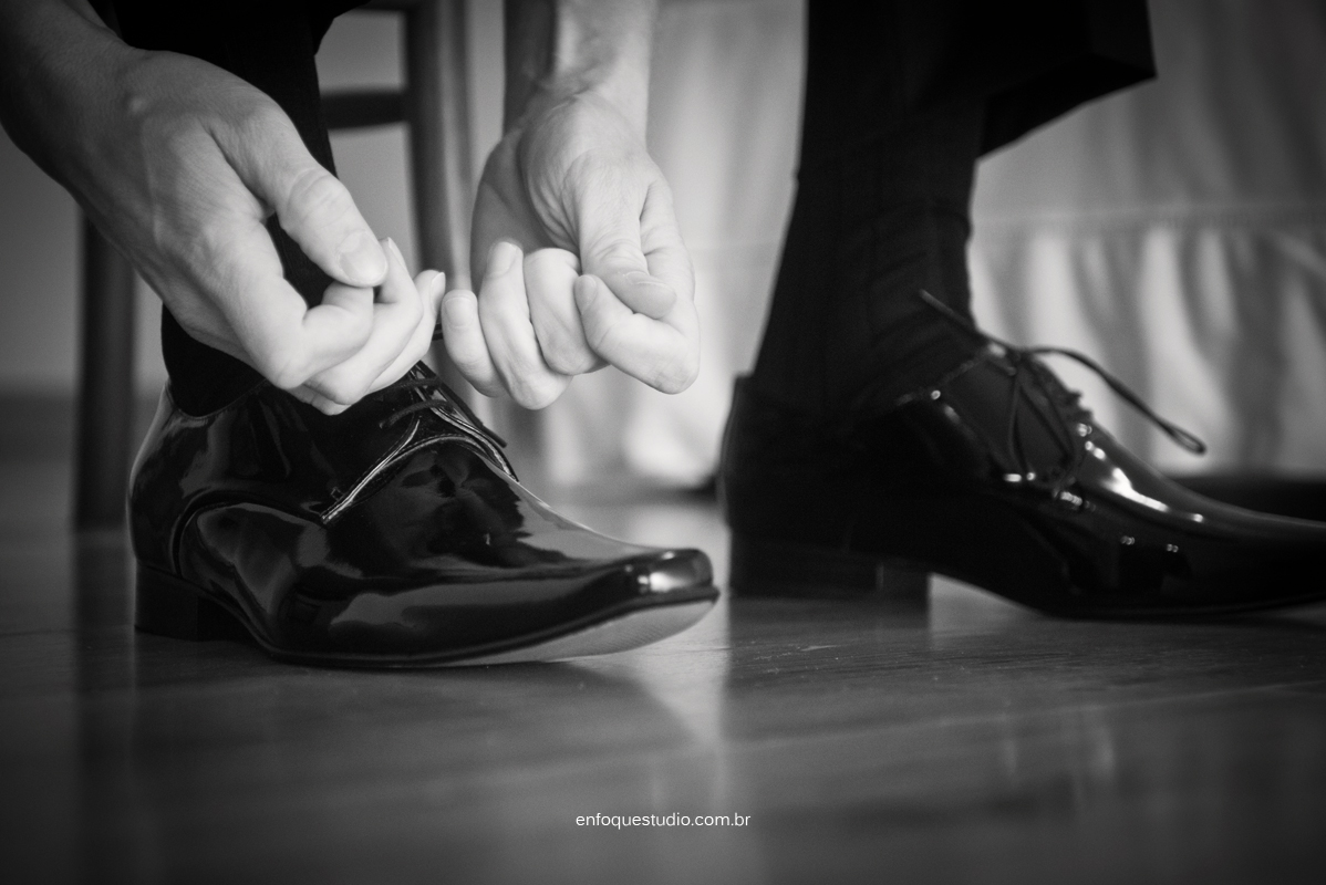 Fotos de casamento de Letícia e Fred - Making of Leonardo Foresti com cerimonia na Capela do Terras e Recepção no Salão Beira Rio - Piracicaba - SP