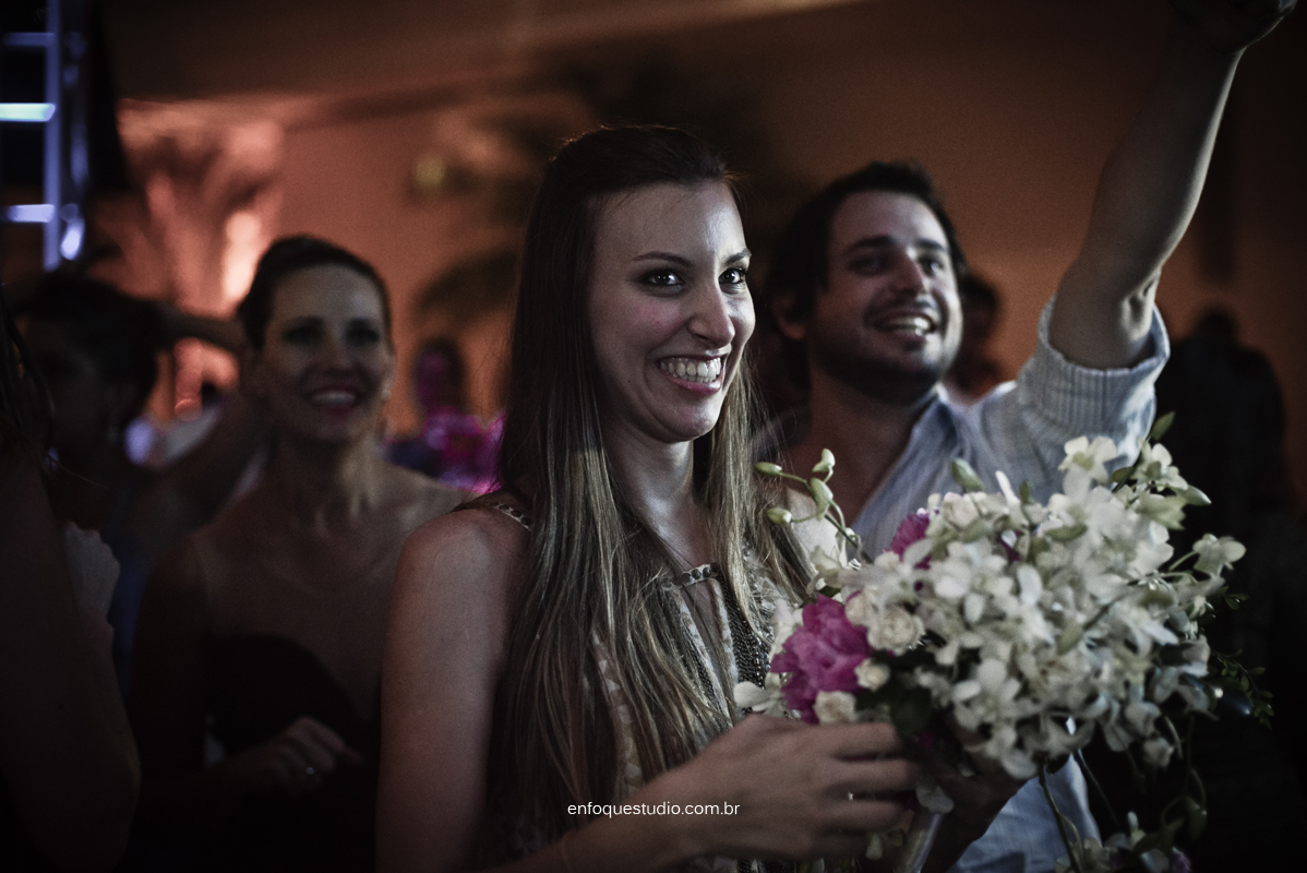Fotos de casamento de Letícia e Fred - Making of Leonardo Foresti com cerimonia na Capela do Terras e Recepção no Salão Beira Rio - Piracicaba - SP
