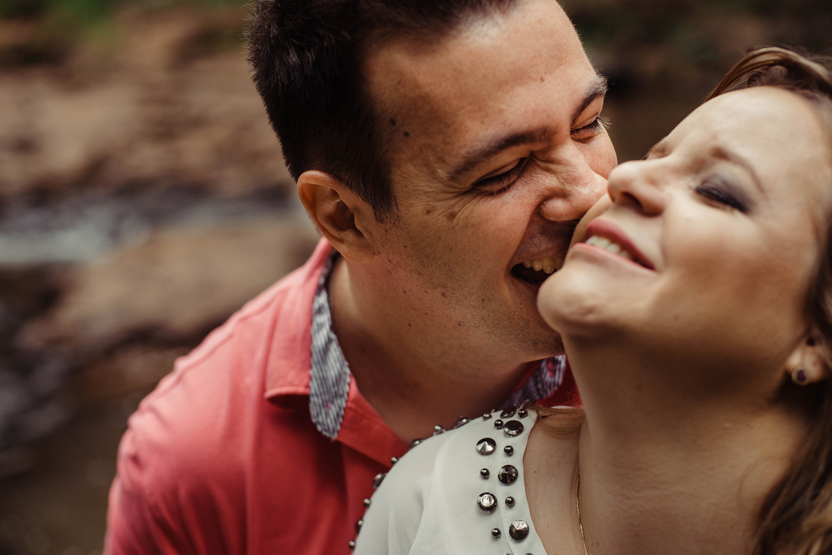 Foto de beijo em gestante