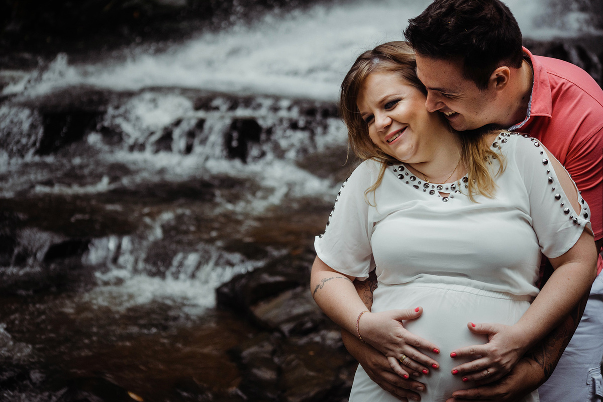 Foto de gestante em água