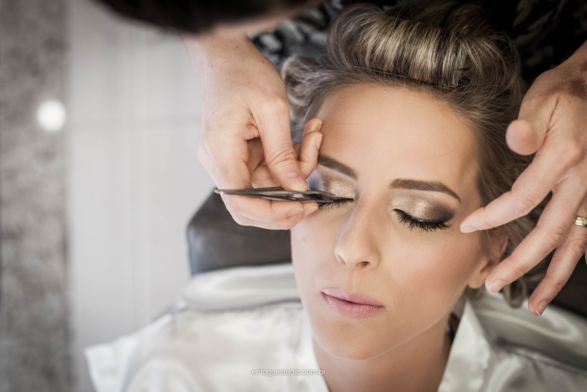 Foto de detalhe cílios noiva