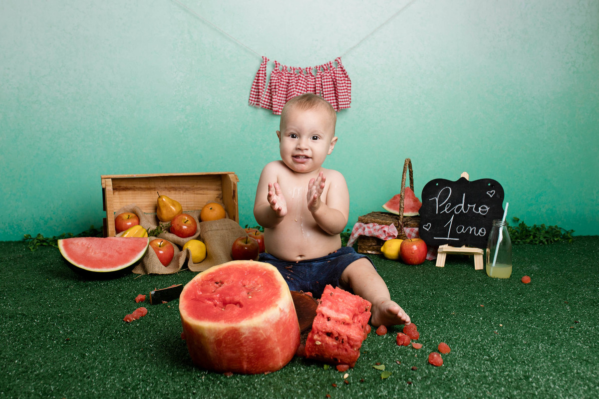 acompanhamento foto com o bolo de frutas smash the fruit