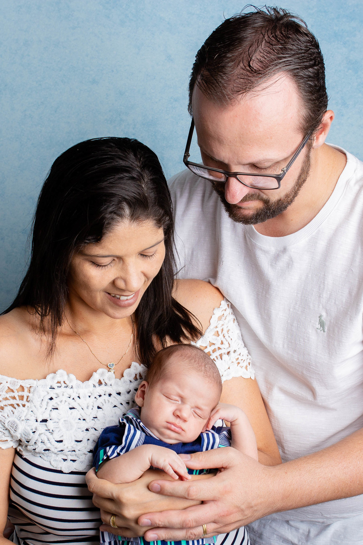 foto acompanhamento bebe dormindo com os pais