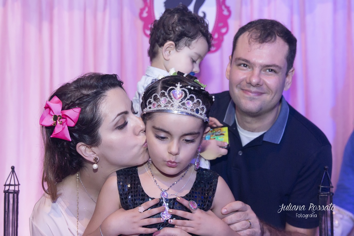Juliana Rossato Fotografia, são paulo, interlagos, zona sul, santo amaro, SP, festa infantil, aniversário, buffet infantil, foto festa infantil, cobertura fotográfica, fotógrafo, Festa, decoração barbie rosa, barbie, buffet casa x, xuxa