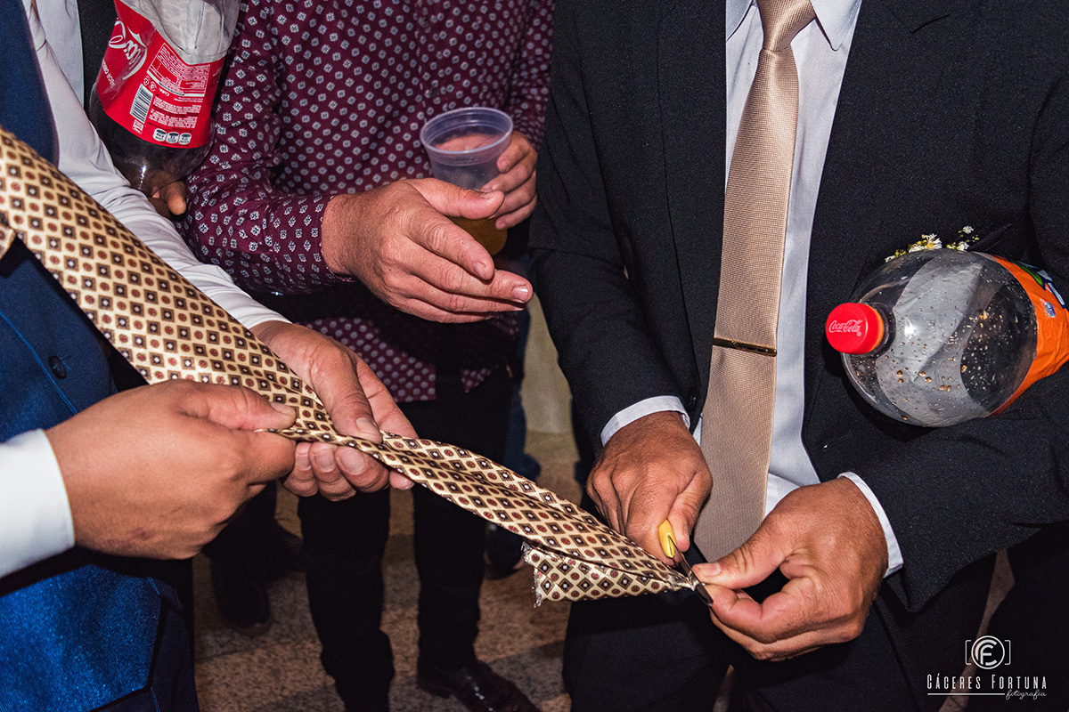 Começando o corte de gravata! 