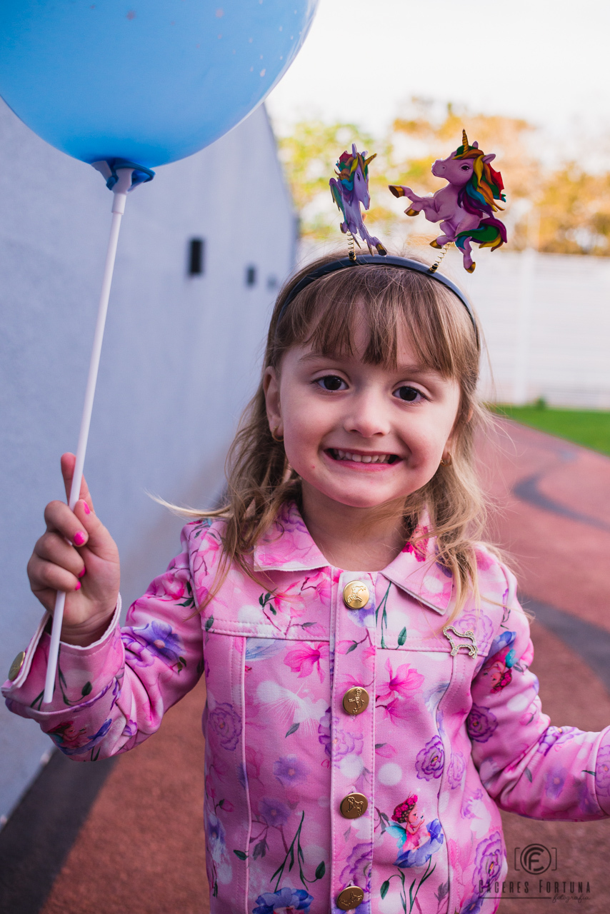 fotografia da Isa com o balão