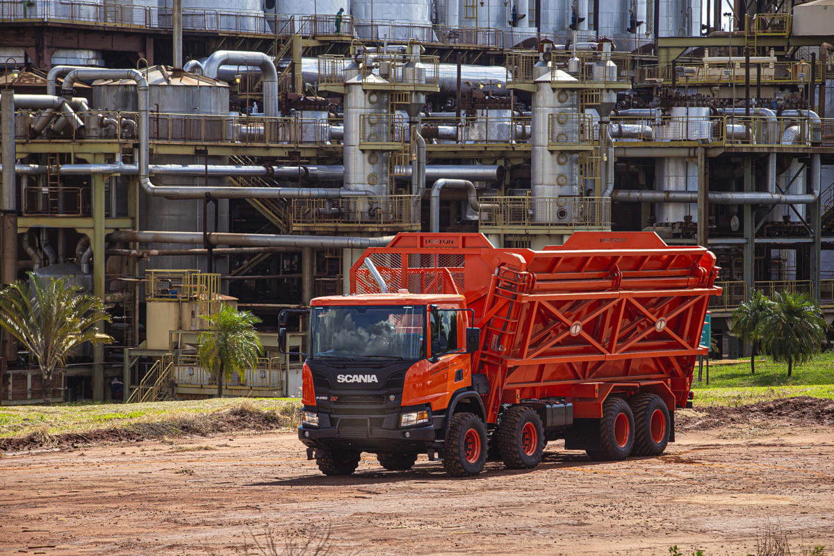 Fotografo institucional, comercial e empresarial Roberto Custodio captura imagem de caminhão para publicidade em Londrina PR.
