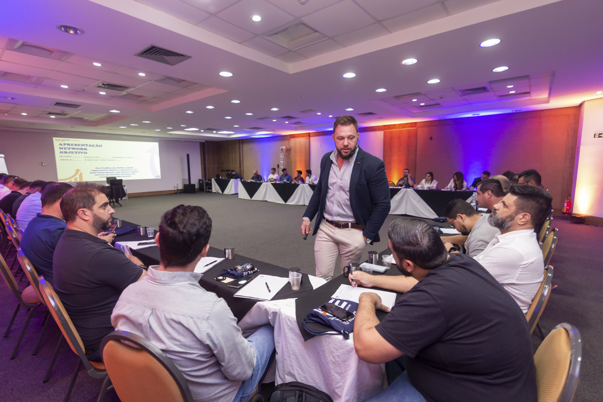 Transforme a imagem da sua equipe com as sessões de fotos para branding corporativo do fotógrafo Roberto Custódio.