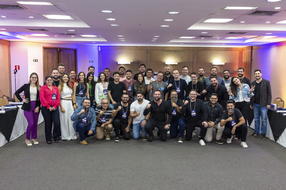 Garanta fotos memoráveis para o relatório anual da sua empresa com a fotografia técnica de Roberto Custódio.