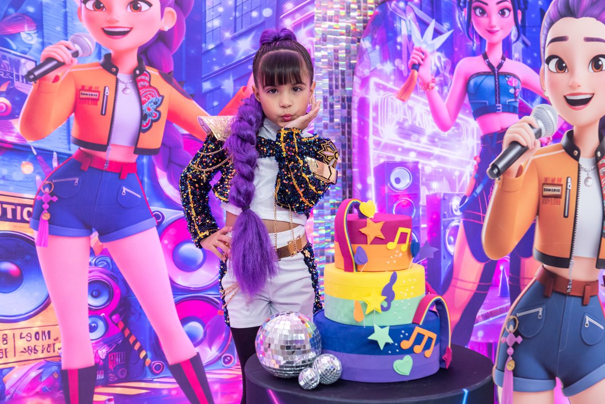 Detalhes da decoração temática Guerreiras K-pop