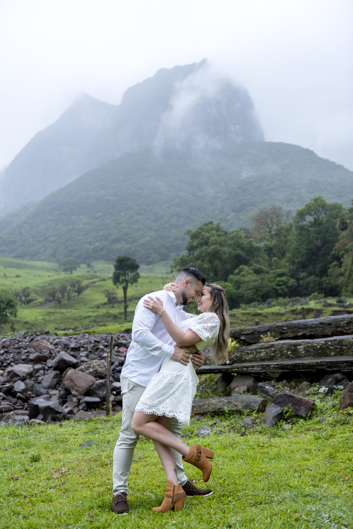 ensaio de casal em cenário lindo