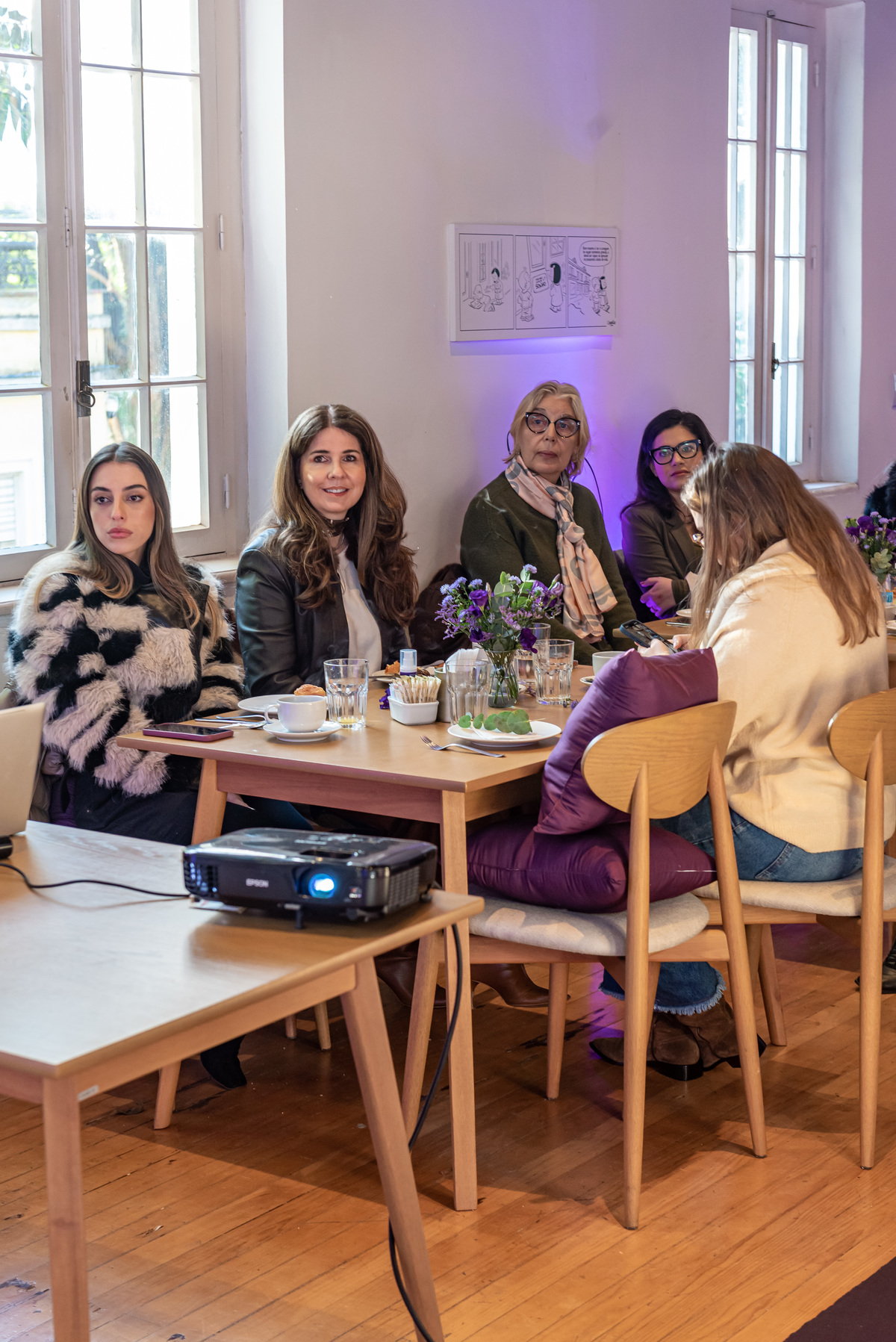 Especialistas em dermatologia reunidos no evento