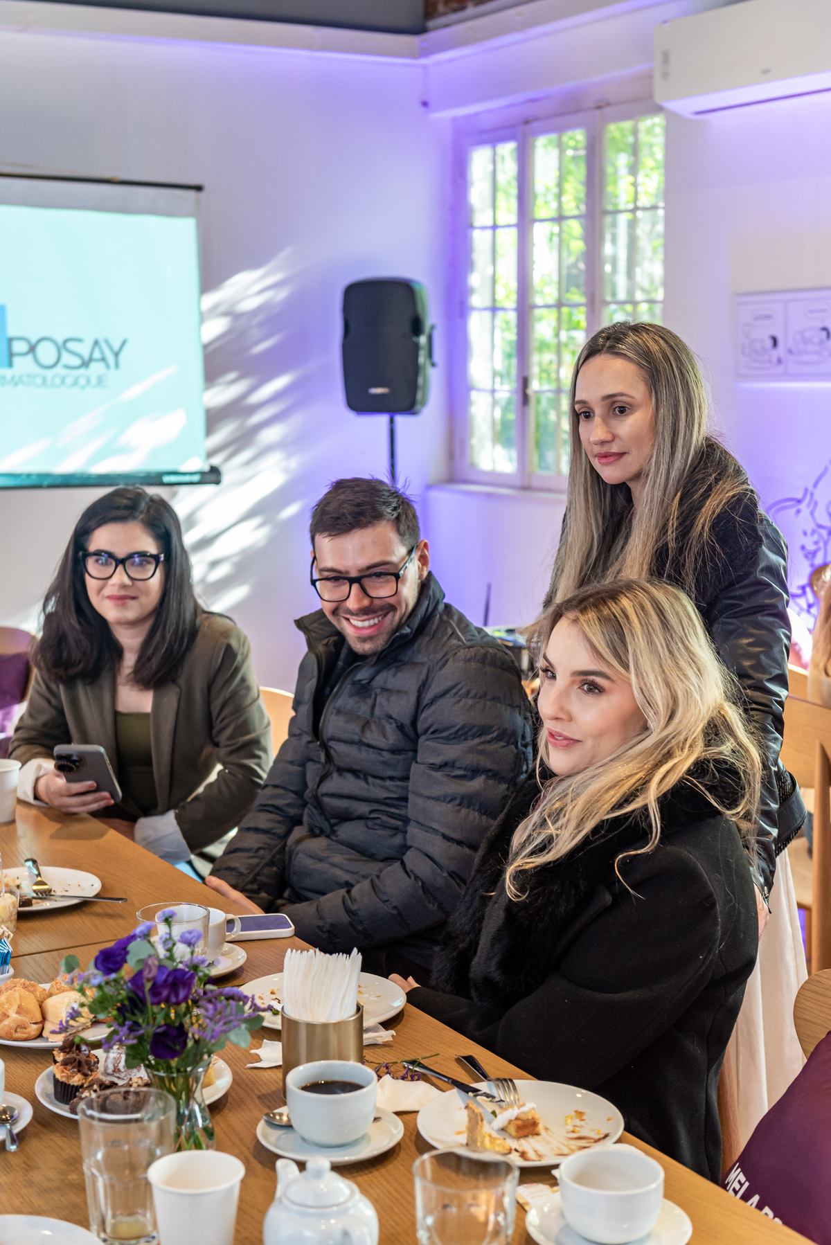 Participantes acompanham palestra sobre Mela B3 Double Dose
