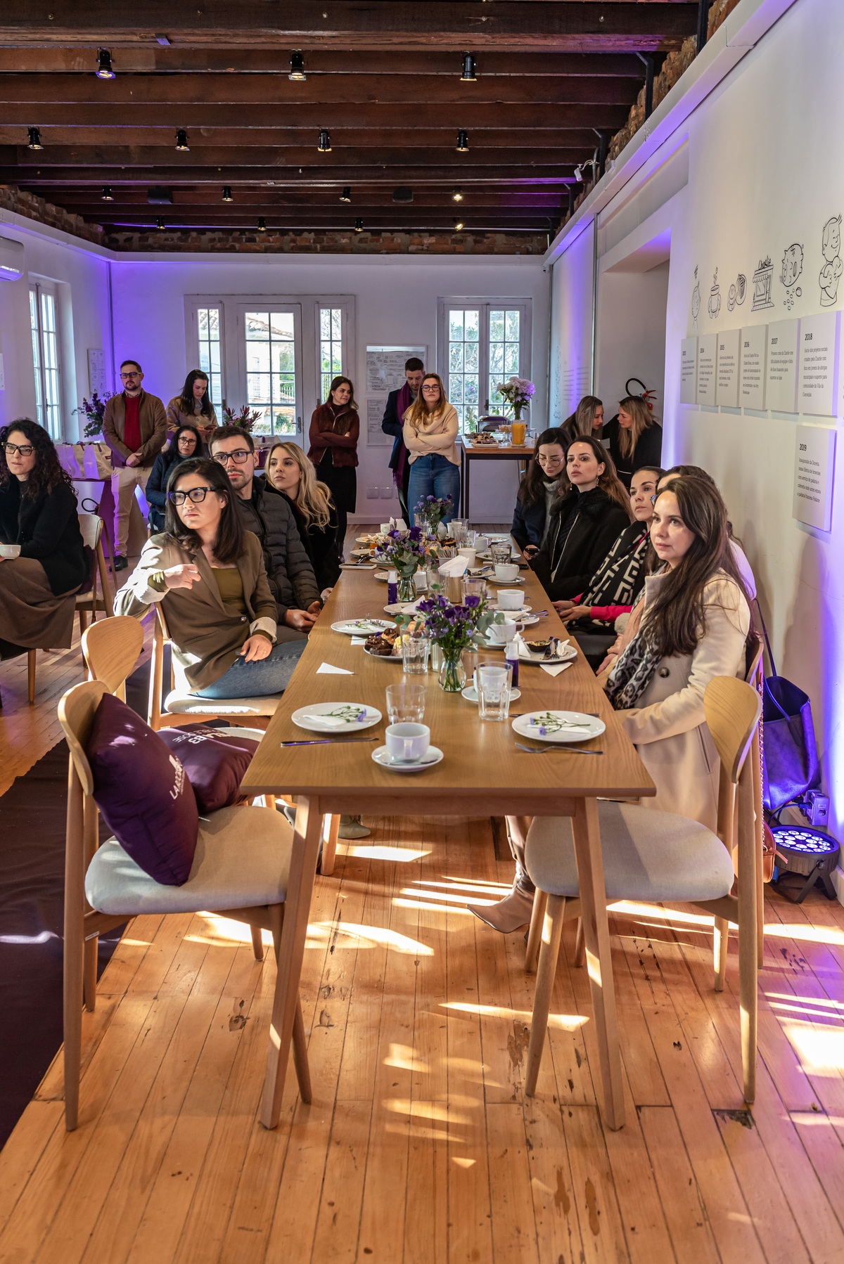 Dermatologistas durante apresentação científica