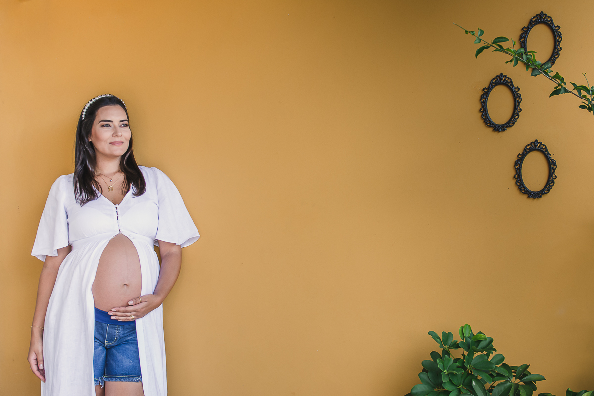 Fotografia com parede linda amarela