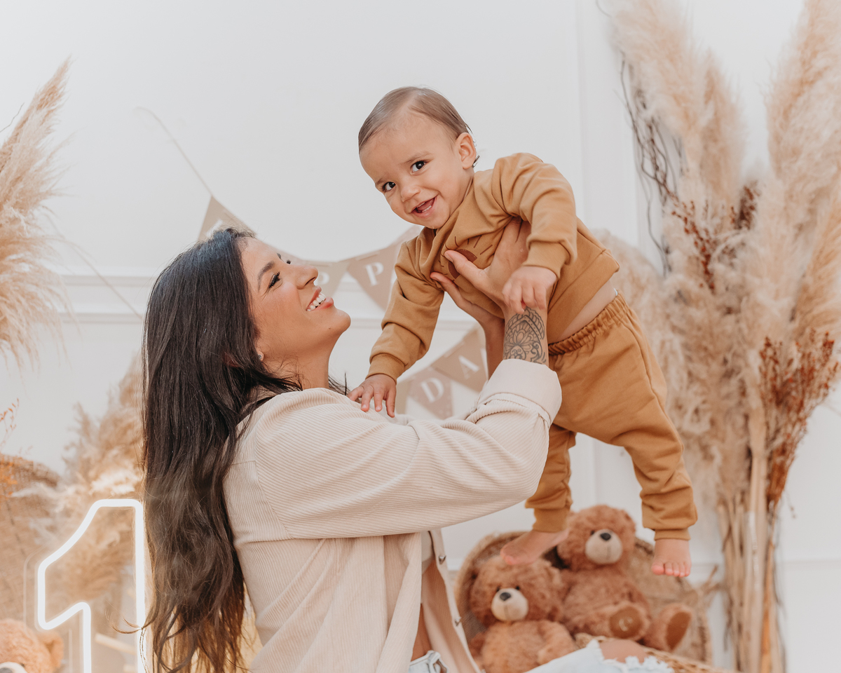 Ensaio smash the cake clean em estúdio na Zona Leste de São Paulo- Matteo