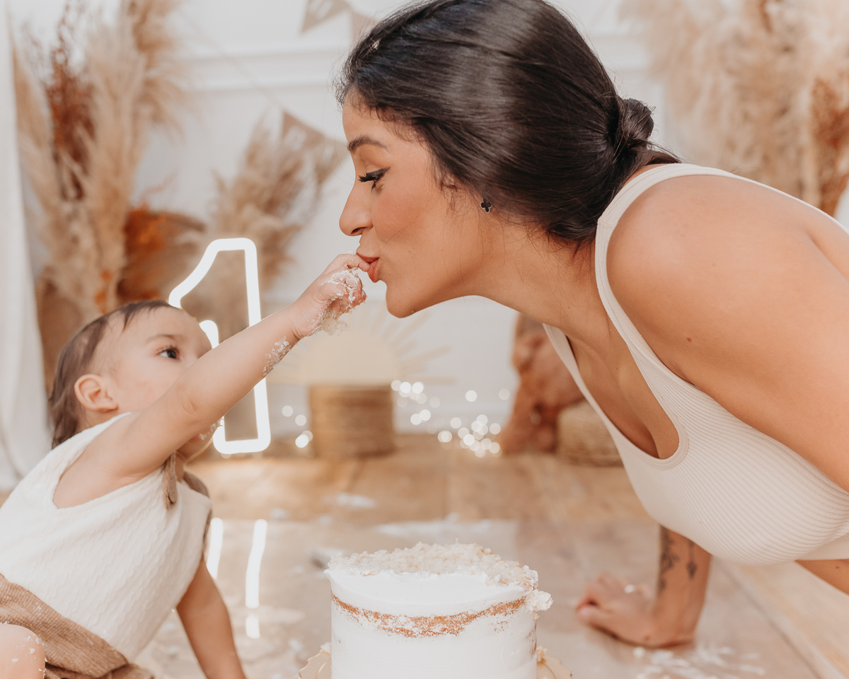 Ensaio smash the cake clean em estúdio na Zona Leste de São Paulo- Matteo