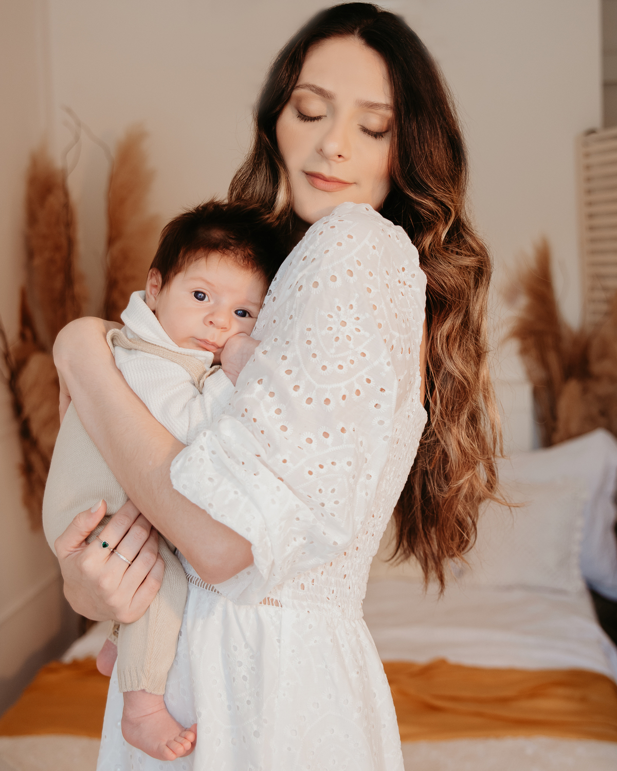 Sessão fotográfica infantil com muito amor, leveza e carinho. Fotografia de bebê em estúdio na Zona Leste de SP