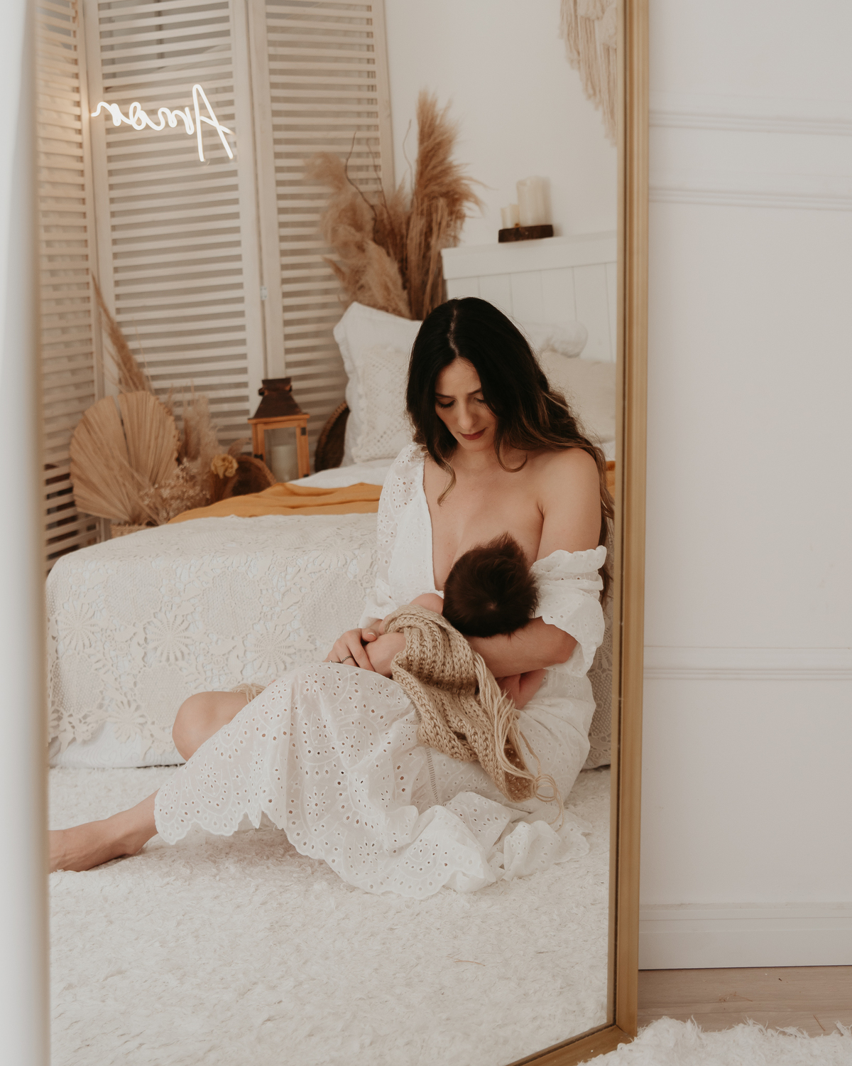 Sessão fotográfica infantil com muito amor, leveza e carinho. Fotografia de bebê em estúdio na Zona Leste de SP