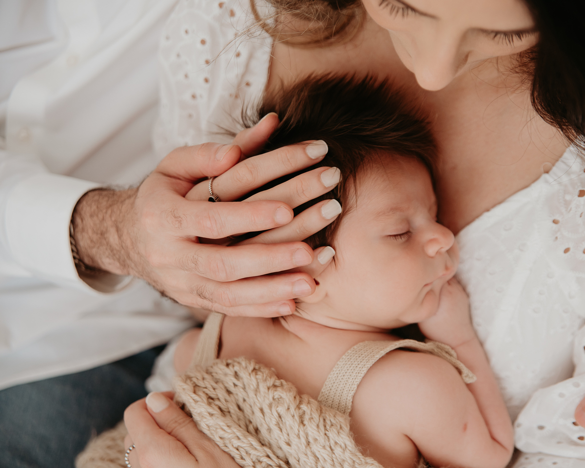 Sessão fotográfica infantil com muito amor, leveza e carinho. Fotografia de bebê em estúdio na Zona Leste de SP