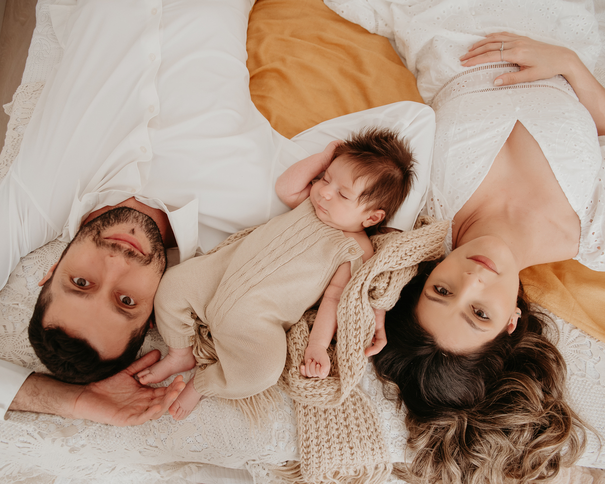 Sessão fotográfica infantil com muito amor, leveza e carinho. Fotografia de bebê em estúdio na Zona Leste de SP
