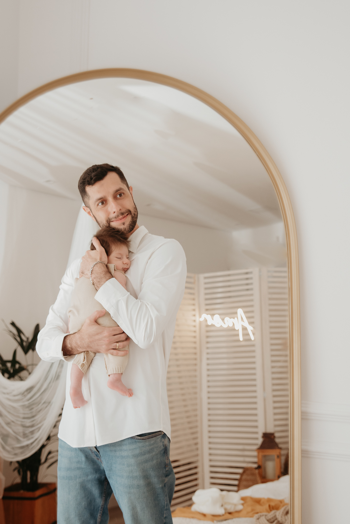 Sessão fotográfica infantil com muito amor, leveza e carinho. Fotografia de bebê em estúdio na Zona Leste de SP