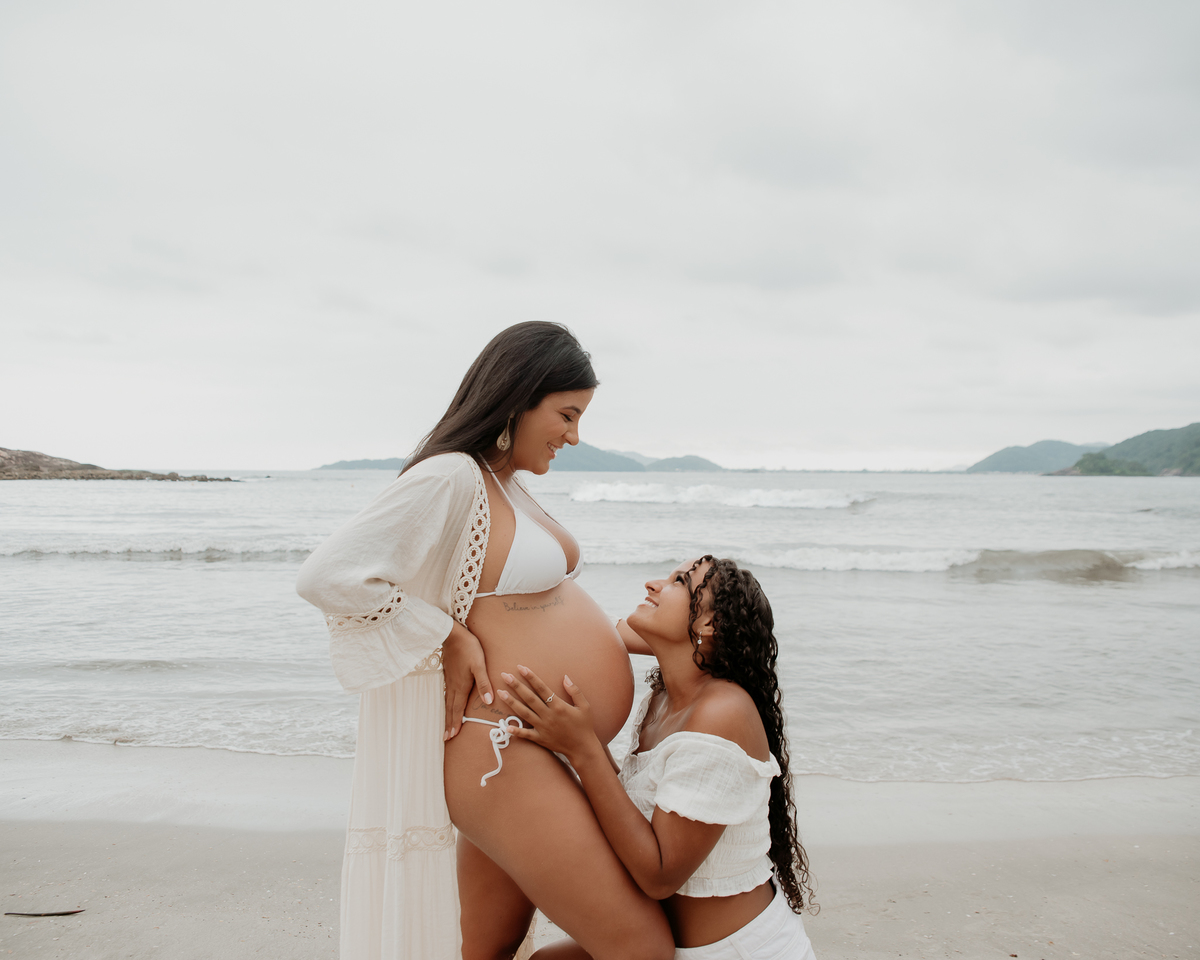 Ensaio gestante na praia com família – São Paulo