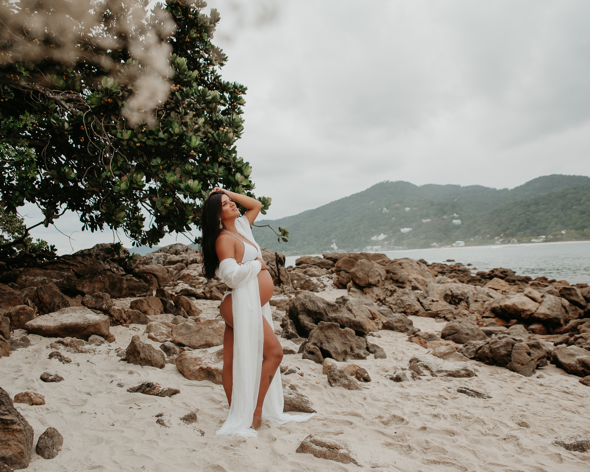 Ensaio gestante na praia com família – São Paulo