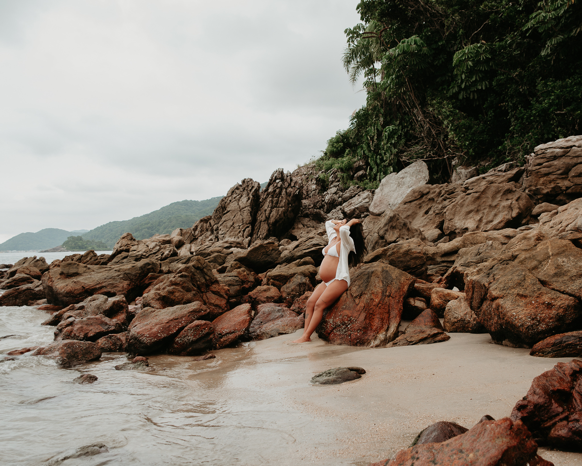 Ensaio gestante na praia com família – São Paulo