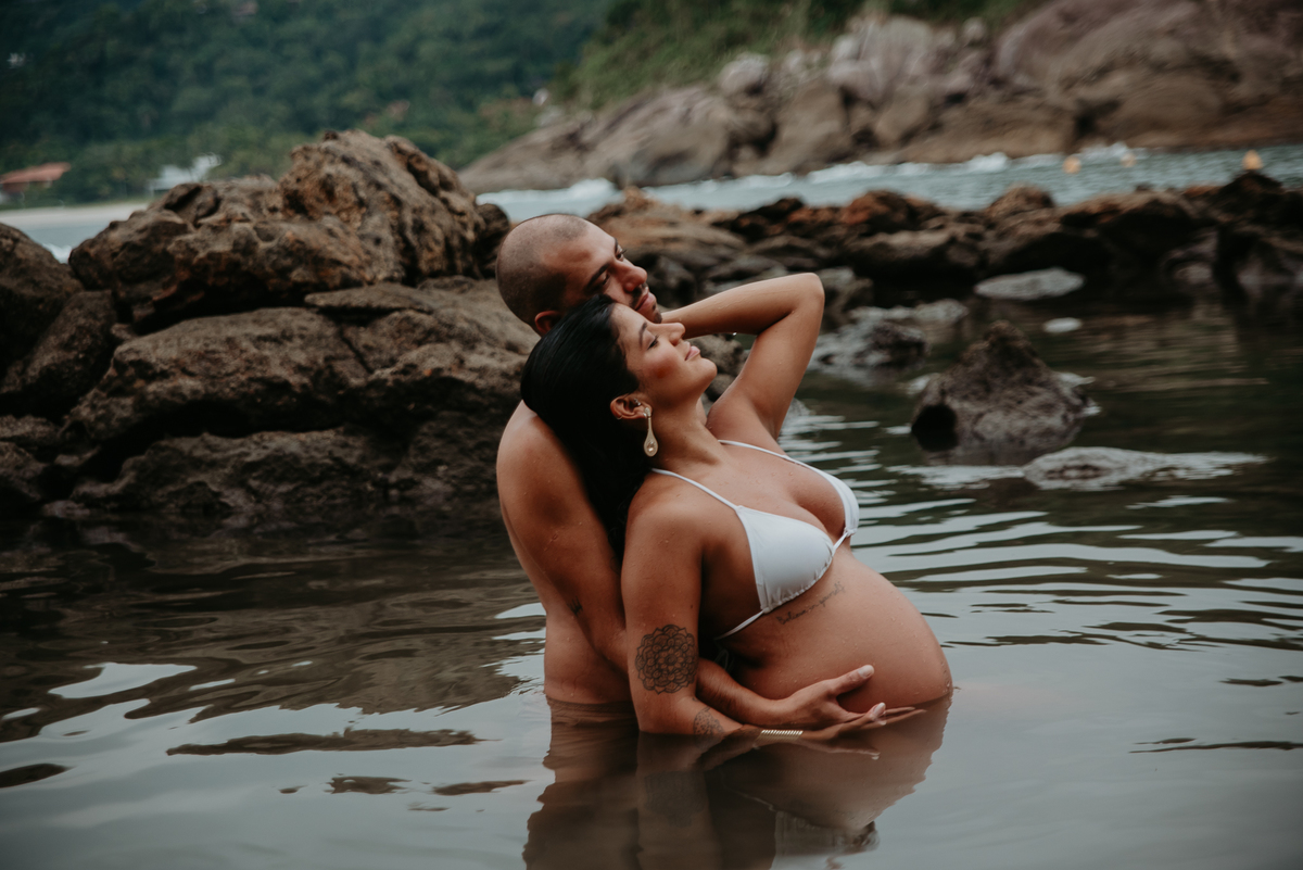 Ensaio gestante na praia com família – São Paulo