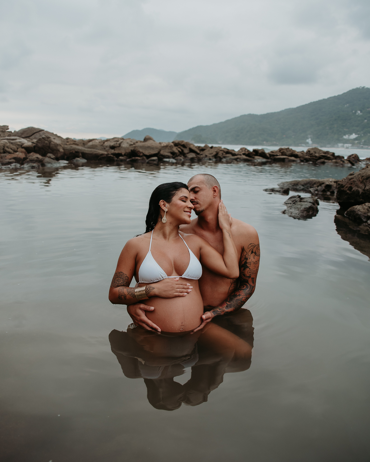 Ensaio gestante na praia com família – São Paulo