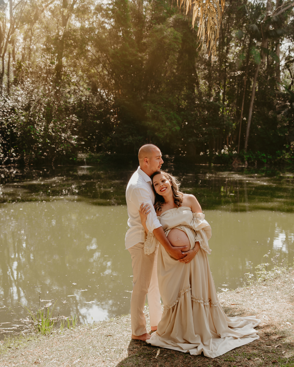 Ensaio ao ar livre de gestante com natureza na zona leste de SP