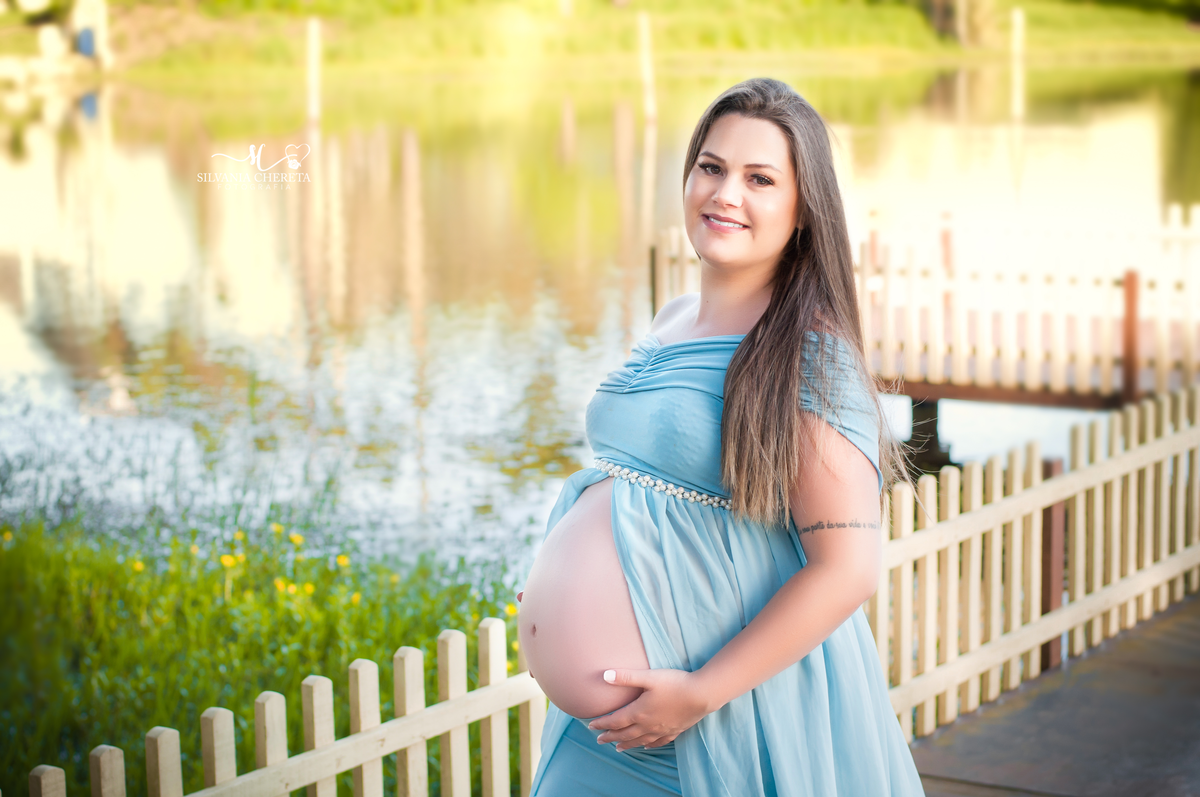Tive o enorme prazer em fotografar esta família lindaaa!!! Esperando o Matheus,  este ensaio rendeu lindos cliques!



Nossos pacotes estão inclusos para as gestantes: Maquiagem + Cabelo, parceria toop + lindas roupas e acessórios.