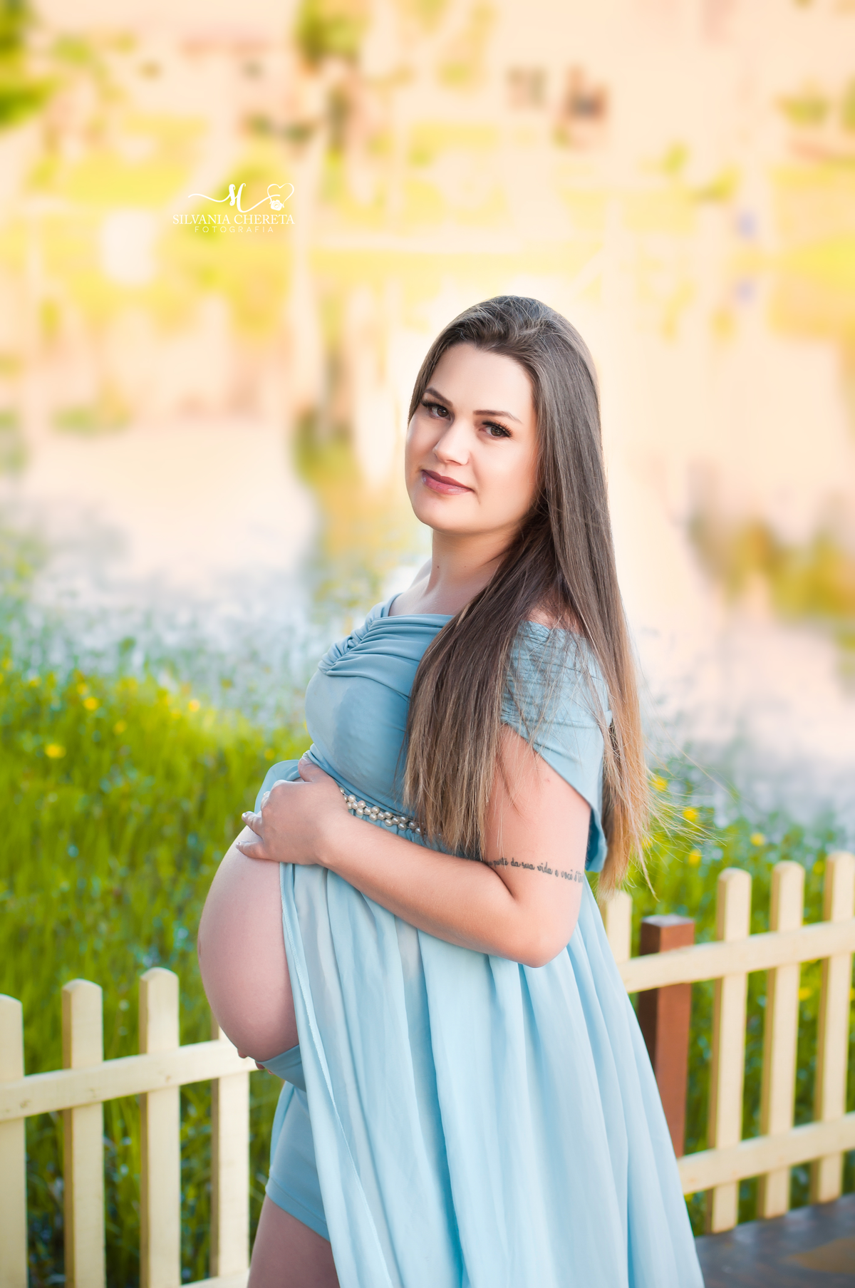 Tive o enorme prazer em fotografar esta família lindaaa!!! Esperando o Matheus,  este ensaio rendeu lindos cliques!



Nossos pacotes estão inclusos para as gestantes: Maquiagem + Cabelo, parceria toop + lindas roupas e acessórios.