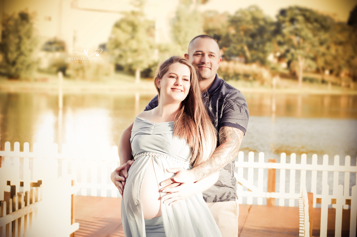 Tive o enorme prazer em fotografar esta família lindaaa!!! Esperando o Matheus,  este ensaio rendeu lindos cliques!



Nossos pacotes estão inclusos para as gestantes: Maquiagem + Cabelo, parceria toop + lindas roupas e acessórios.