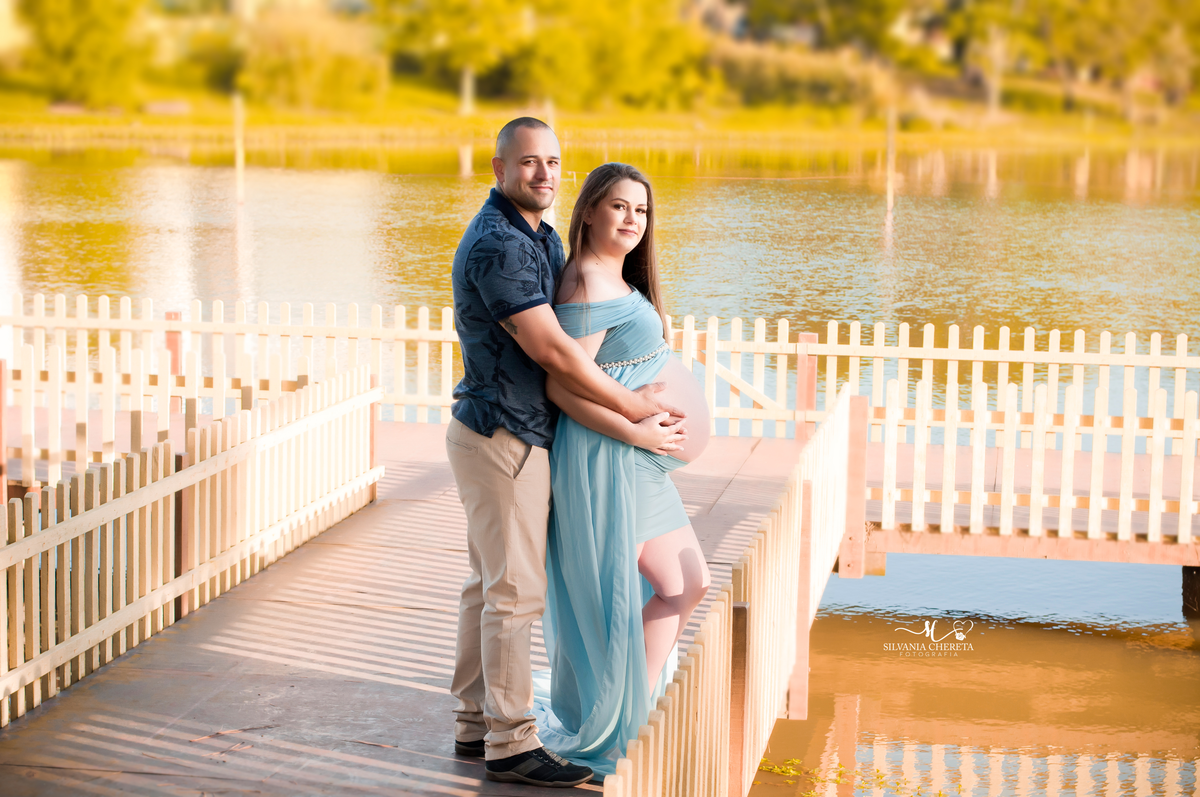 Tive o enorme prazer em fotografar esta família lindaaa!!! Esperando o Matheus,  este ensaio rendeu lindos cliques!



Nossos pacotes estão inclusos para as gestantes: Maquiagem + Cabelo, parceria toop + lindas roupas e acessórios.