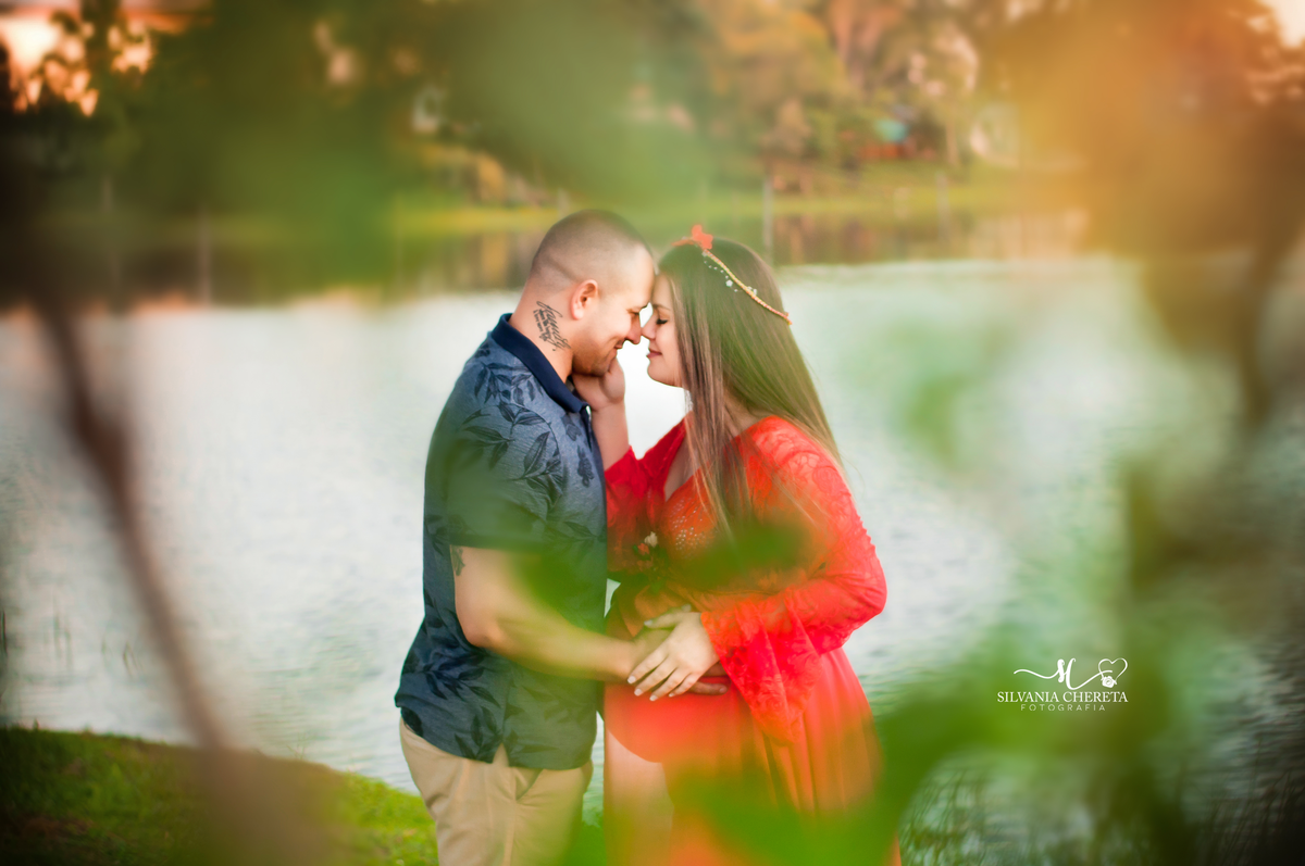 Tive o enorme prazer em fotografar esta família lindaaa!!! Esperando o Matheus,  este ensaio rendeu lindos cliques!



Nossos pacotes estão inclusos para as gestantes: Maquiagem + Cabelo, parceria toop + lindas roupas e acessórios.