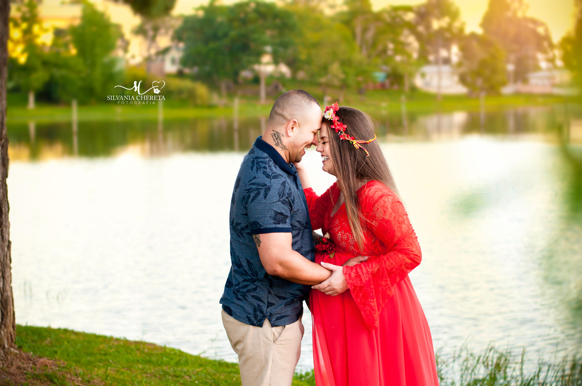 Tive o enorme prazer em fotografar esta família lindaaa!!! Esperando o Matheus,  este ensaio rendeu lindos cliques!



Nossos pacotes estão inclusos para as gestantes: Maquiagem + Cabelo, parceria toop + lindas roupas e acessórios.