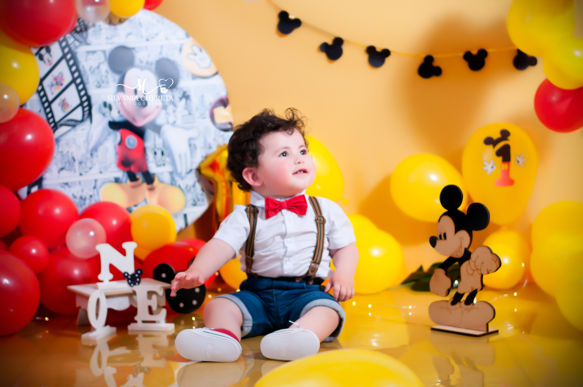 Gustavo 1º Aninho
Tema; Mickey
Tive o enorme prazer em fotografar esta família linda!!! Desde a gestação ao acompanhamento mensal do Baby, de um aos doze meses, com lindos ensaios!

Ensaio de 1º Aninho, finalizou em grande estilo este ciclo. Gratidão! ♥