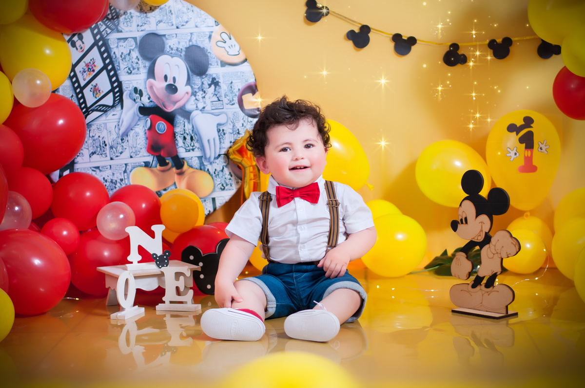 Gustavo 1º Aninho
Tema; Mickey
Tive o enorme prazer em fotografar esta família linda!!! Desde a gestação ao acompanhamento mensal do Baby, de um aos doze meses, com lindos ensaios!

Ensaio de 1º Aninho, finalizou em grande estilo este ciclo. Gratidão! ♥