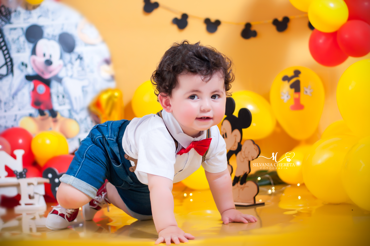 Gustavo 1º Aninho
Tema; Mickey
Tive o enorme prazer em fotografar esta família linda!!! Desde a gestação ao acompanhamento mensal do Baby, de um aos doze meses, com lindos ensaios!

Ensaio de 1º Aninho, finalizou em grande estilo este ciclo. Gratidão! ♥