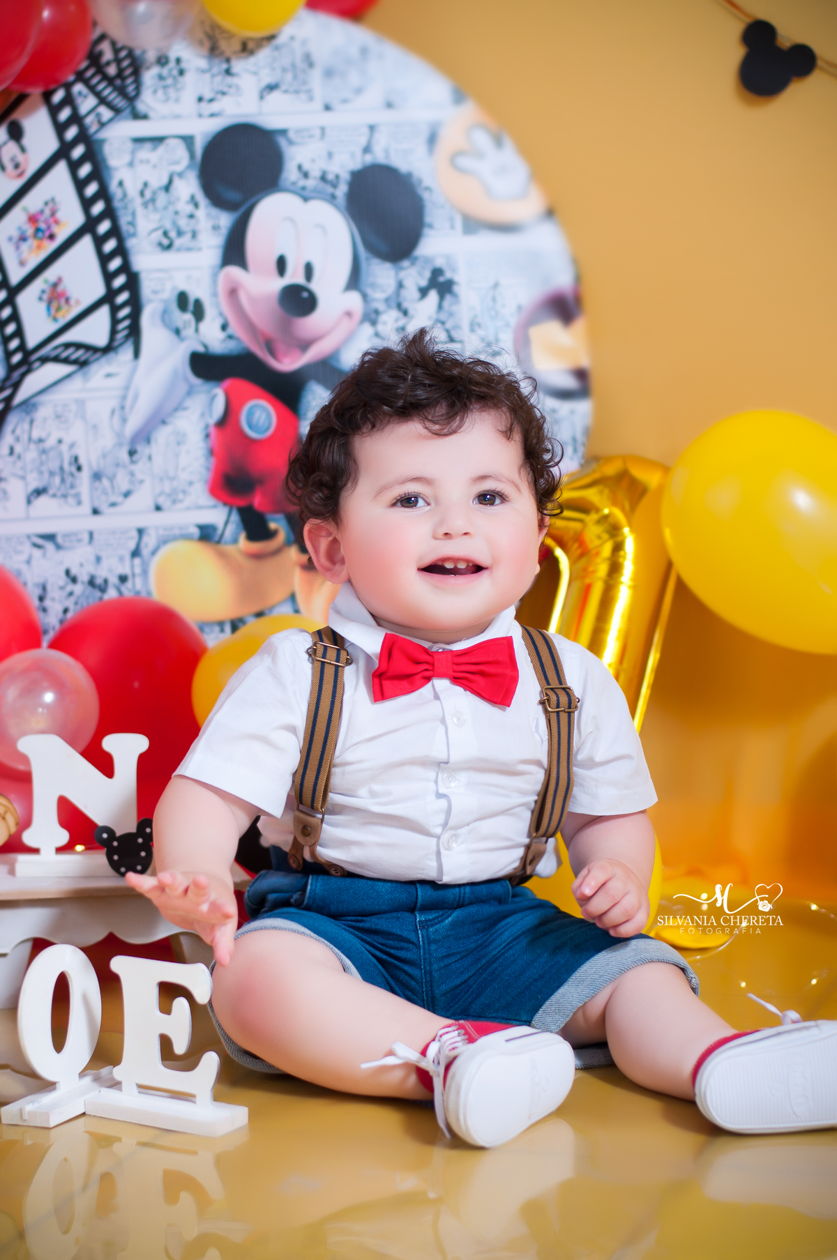 Gustavo 1º Aninho
Tema; Mickey
Tive o enorme prazer em fotografar esta família linda!!! Desde a gestação ao acompanhamento mensal do Baby, de um aos doze meses, com lindos ensaios!

Ensaio de 1º Aninho, finalizou em grande estilo este ciclo. Gratidão! ♥