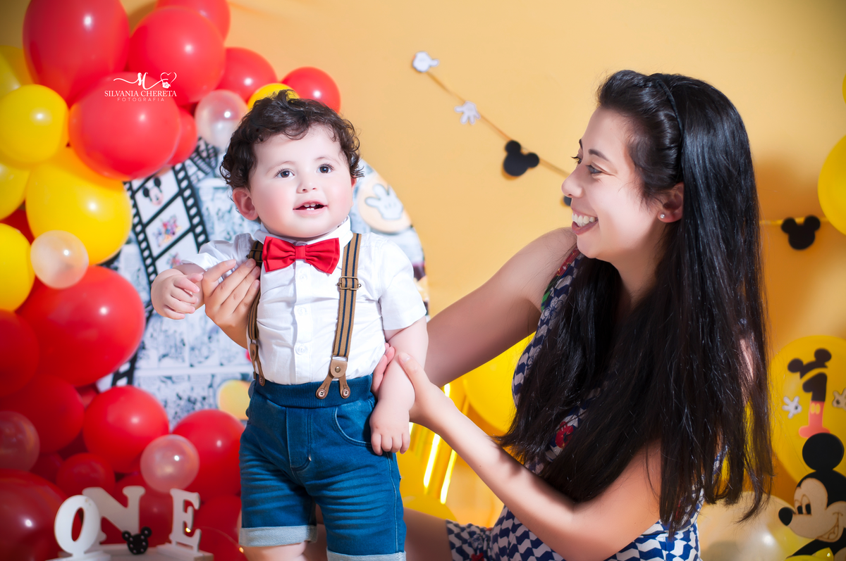 Gustavo 1º Aninho
Tema; Mickey
Tive o enorme prazer em fotografar esta família linda!!! Desde a gestação ao acompanhamento mensal do Baby, de um aos doze meses, com lindos ensaios!

Ensaio de 1º Aninho, finalizou em grande estilo este ciclo. Gratidão! ♥
