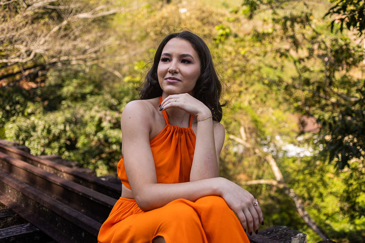 Sessão de fotos em Matilde com paisagens naturais deslumbrantes. Ensaio de 15 anos com um toque de moda e naturalidade. Fotografias que eternizam o encanto dos 15 anos.