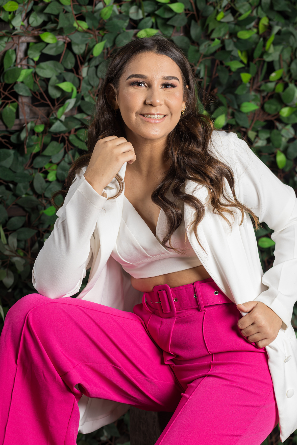 Ensaio de 15 anos da Gabriela em estúdio com um toque fashion. Fotógrafo de 15 anos em Guarapari capturando cada detalhe com perfeição.