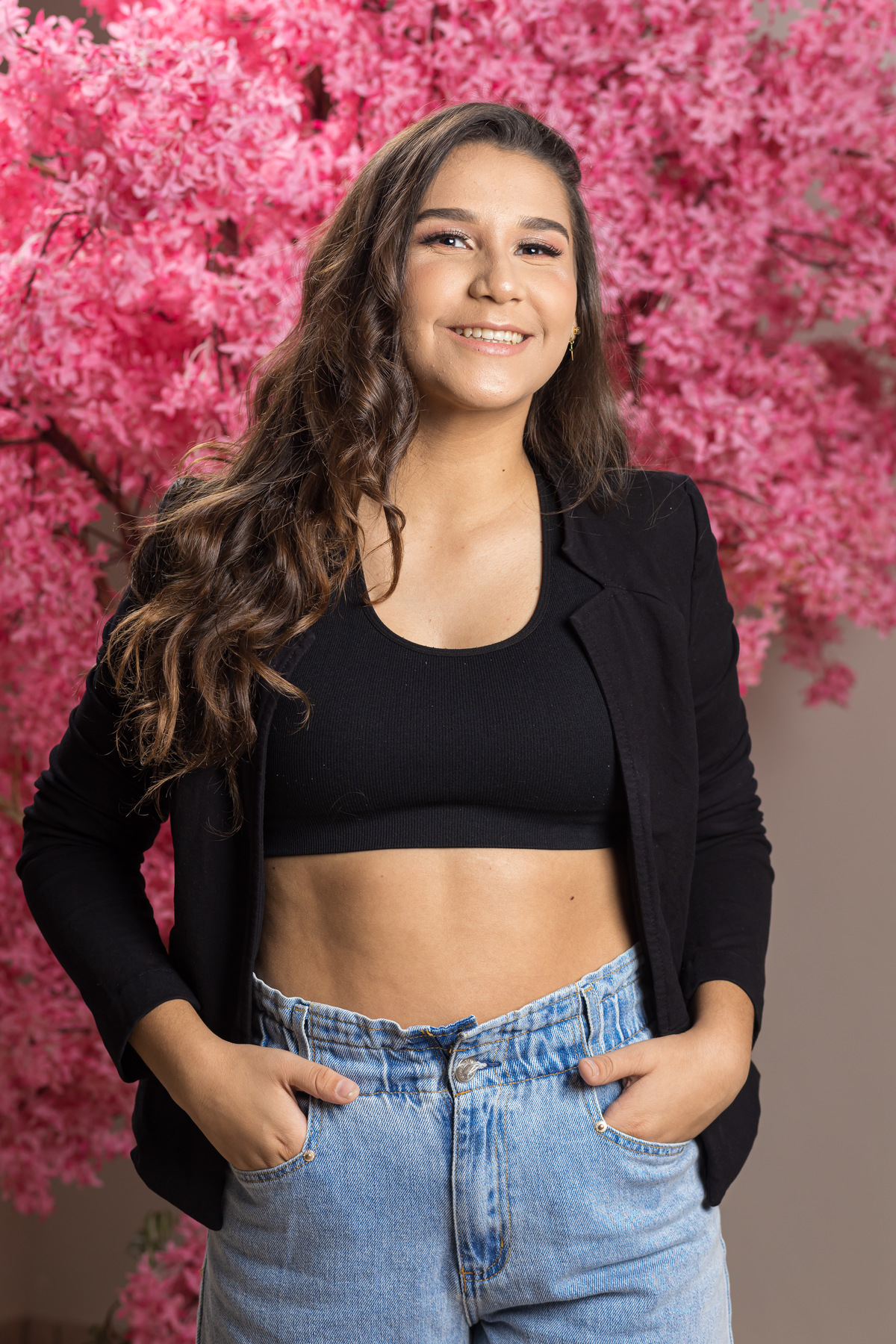 Ensaio de 15 anos da Gabriela no estúdio, explorando estilo e naturalidade. Fotografia em Guarapari que eterniza momentos inesquecíveis.