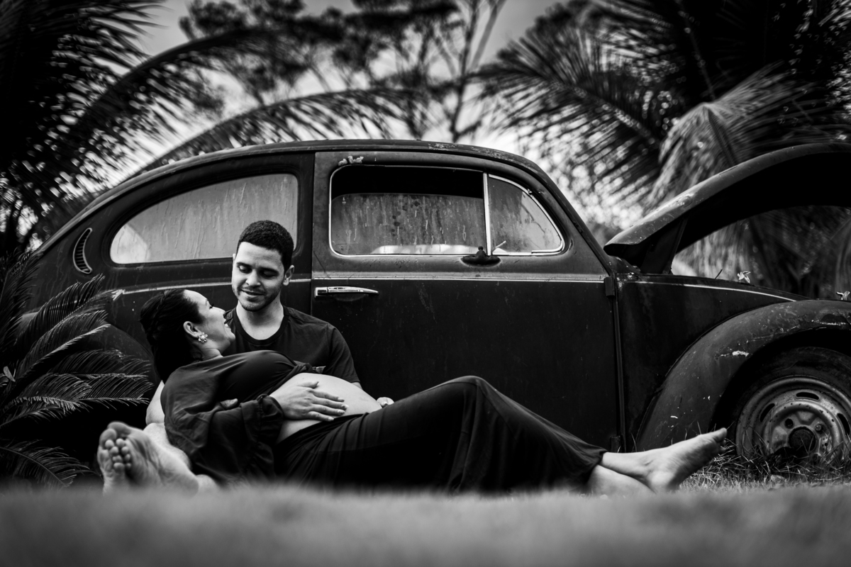 Fotografia de gestante em preto e branco