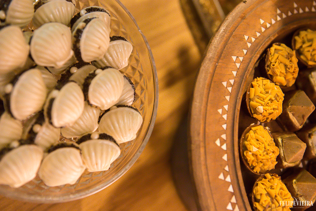 detalhes dos docinhos servidos na festa em foto feita por felipe vieira fotografo de casamentos em guarapari