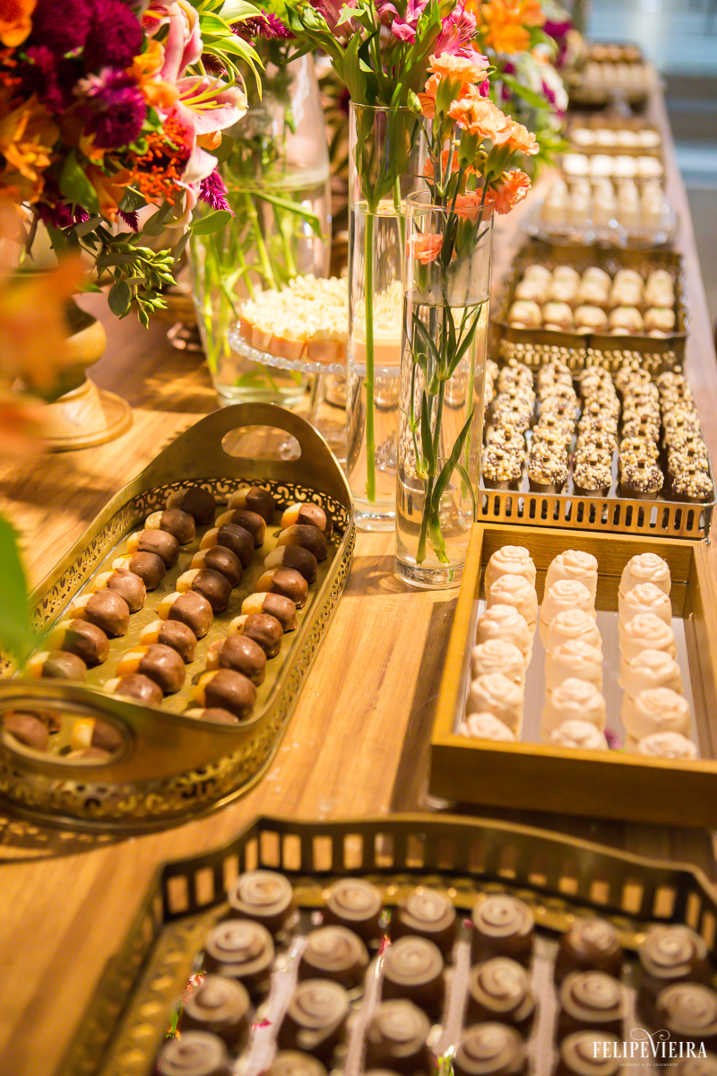 detalhes de docinhos preparados para a festa em foto feita por felipe vieira fotografo de casamentos em guarapari